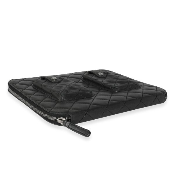 114633 clasp a23ed293 e132 40d8 8e16 b28f381b8d50 Chanel Black Quilted Lambskin Double Pocket Zip Around iPad Case