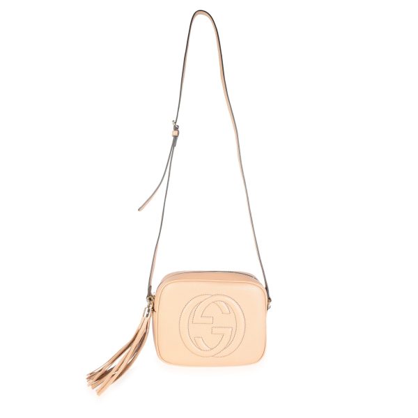 115491 bv b6325fef 2e5e 4e26 a7a4 1129267c381e Gucci Pebbled Leather Rose Beige Soho Disco Bag