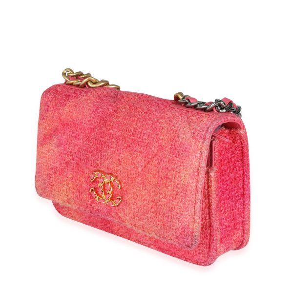 116303 sv Chanel Pink Boucle Chanel 19 Wallet on Chain