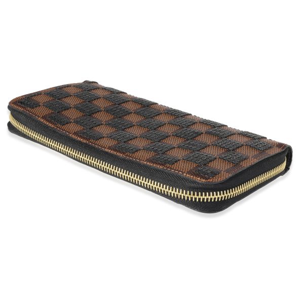 117038 box d1b0b307 2985 4e6f 8e36 2c93323f3a45 Louis Vuitton Damier Ebene Paillettes Zippy Wallet