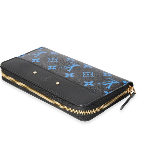 117942 clasp 5be567f1 6dd3 4d3c 8ed6 067ef8390e5c Louis Vuitton Blue Black Monogram Canvas Zippy Wallet