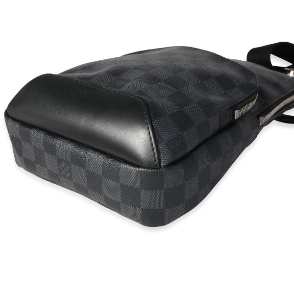 118077 clasp Louis Vuitton Damier Graphite Canvas Avenue Sling Bag