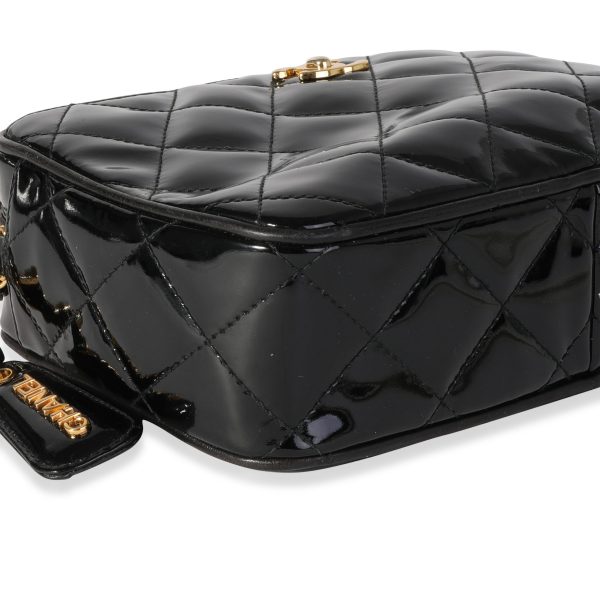 118092 clasp 1bce11c1 4e3a 4add 9809 4bae53a95787 Chanel Vintage Black Quilted Patent Leather Camera Bag