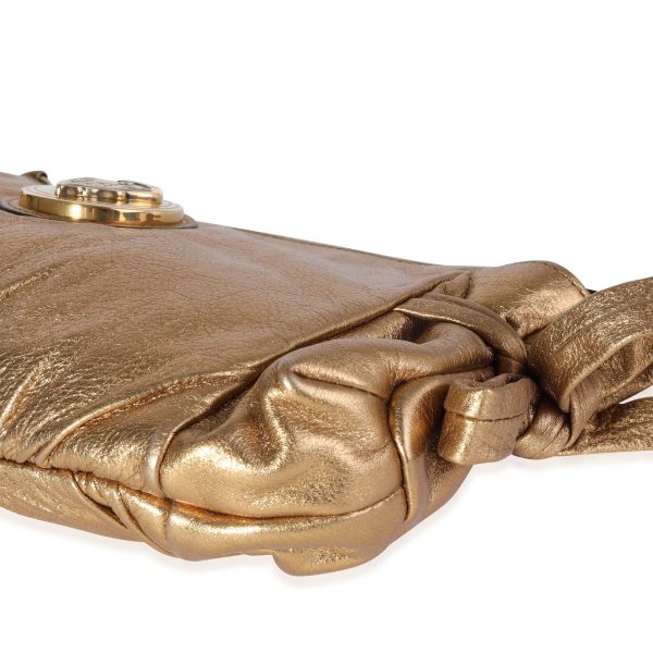 118249 clasp bed712ea 38cf 4631 b50c 76596ca3f7ca Gucci Metallic Gold Leather Hysteria Clutch