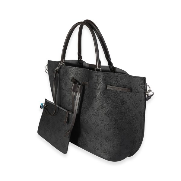 118458 sv Louis Vuitton Black Mahina Leather Girolata Bag