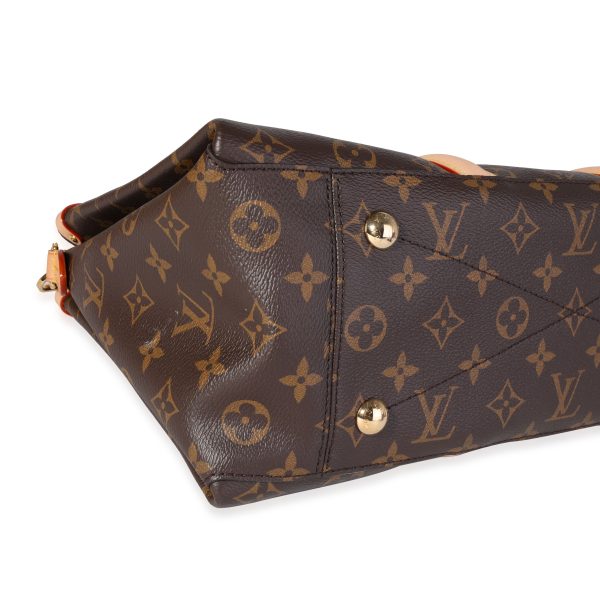 118901 clasp e617466b c5d6 4d60 ae0c fe4a58fe87d2 Louis Vuitton Monogram Canvas Soufflot MM