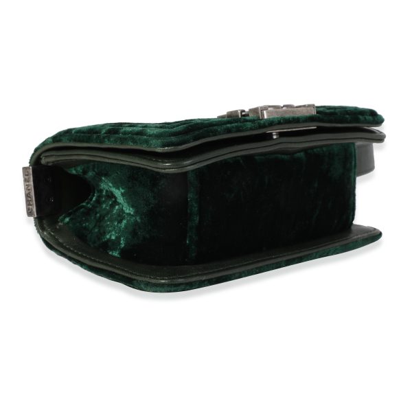 118996 ad1 0c8e5476 0acd 4b4d 8e89 7ee928e28f74 Chanel Pine Green Crushed Velvet Mini Boy Bag