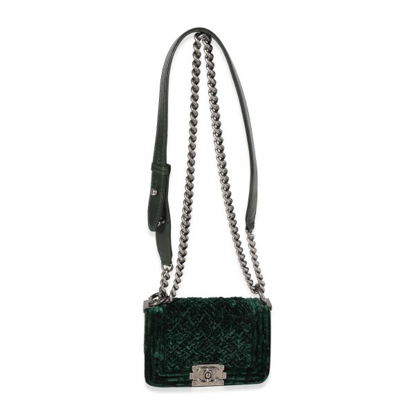 118996 stamp fa0da8cb faed 40f5 bd31 e6c4eae71998 Chanel Pine Green Crushed Velvet Mini Boy Bag