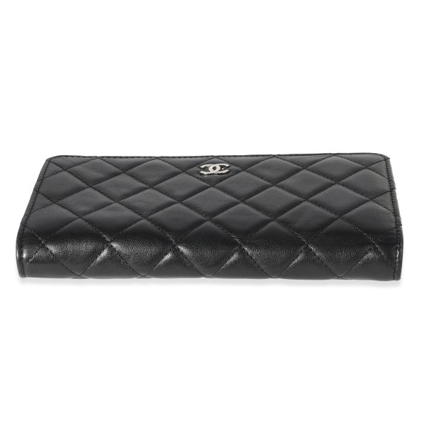 120013 clasp Chanel Black Quilted Lambskin Yen Wallet