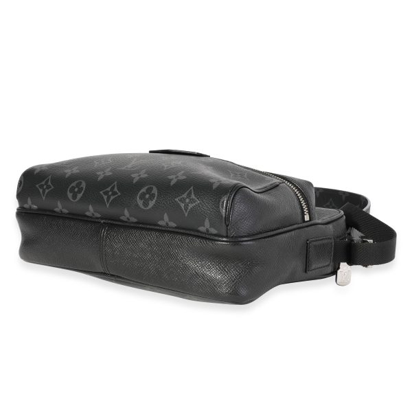 120220 clasp Louis Vuitton Black Taigarama Monogram Eclipse Canvas Outdoor Messenger