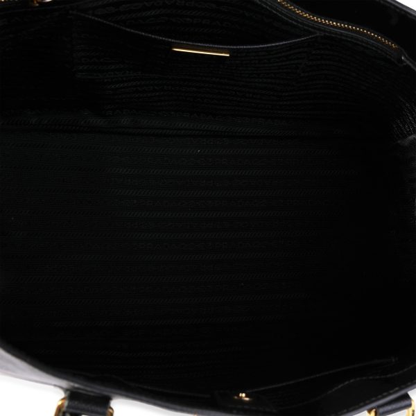 120298 bv e630c6b5 164c 4227 9a2a 3f10db43bccf Prada Black Saffiano Lux Large Tote