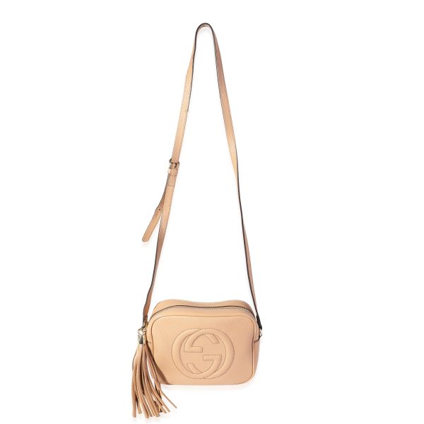 120370 ad1 Gucci Beige Pebbled Leather Soho Disco Crossbody