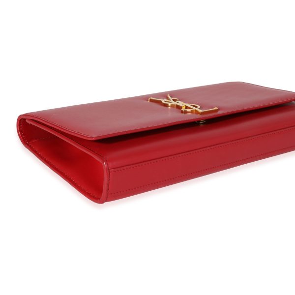 120761 clasp fce22b89 47a3 4e0e b8a4 8576708bce0a Saint Laurent Red Smooth Calfskin Cassandre Clutch