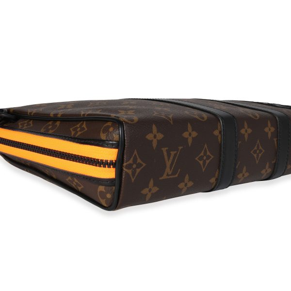 120910 box 6010101b 306b 4fa7 a66e 0056dc3dfeba Louis Vuitton Monogram Canvas Cartoon Zoom With Friends Keepall Pouch