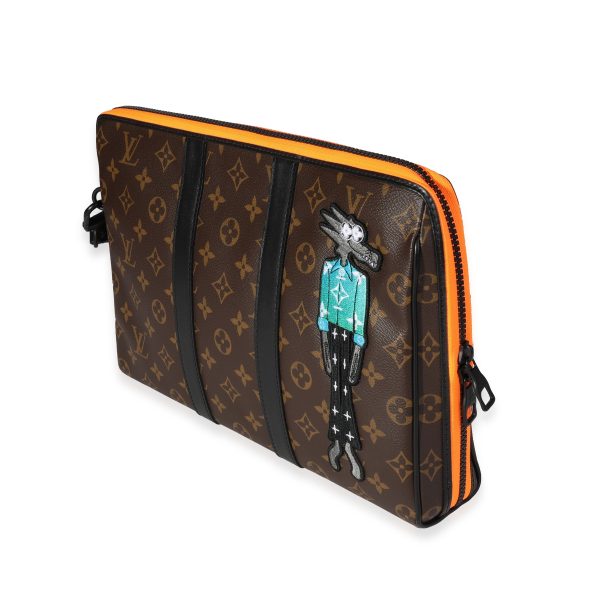 120910 sv d3423d1e 29a9 4f72 922f 7f2d02c2db53 Louis Vuitton Monogram Canvas Cartoon Zoom With Friends Keepall Pouch