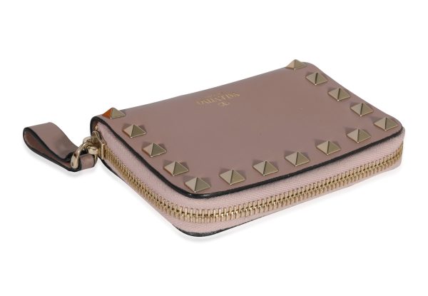 120915 clasp Valentino Poudre Leather Rockstud Zip Around Compact Wallet