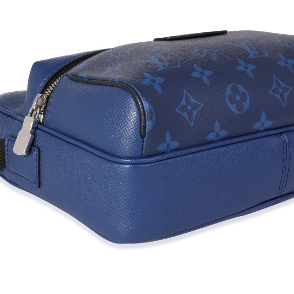 121543 clasp 758f8fc5 e9e5 4b2f b2ef eca182dc35b9 Louis Vuitton Cobalt Monogram Canvas Taiga Outdoor Messenger