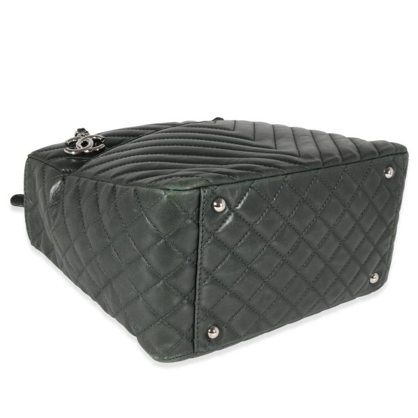 121628 clasp c38bb745 8d2b 41cb ab2d 7d4891e023e7 Chanel Olive Green Chevron Quilted Lambskin Surpique Tote