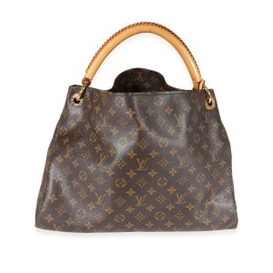 121979 fv 5c291112 c805 400b ba78 da77068cbbfc Louis Vuitton Trio Messenger Eclipse Reverse Shoulder Bag Black