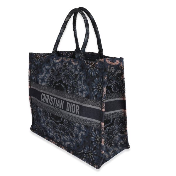 122055 sv 200b11a3 e95c 4684 9851 7b6f3f0da1de Dior Blue Embroidery KaleiDiorscopic Book Tote