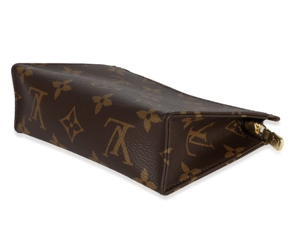 122141 clasp Louis Vuitton Monogram Canvas Toiletry Pouch 15