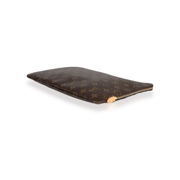 122648 clasp 2aeed839 989d 4c54 84bb 2b614022eaa9 Louis Vuitton Monogram Canvas Etui Voyage MM