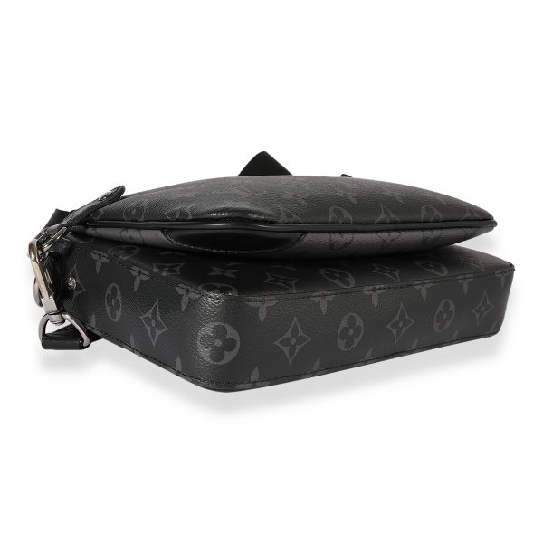 122956 clasp 37075e2c 4fb6 44d2 919d 5fd12aa0cd8a Louis Vuitton Monogram Eclipse Reverse Trio Messenger