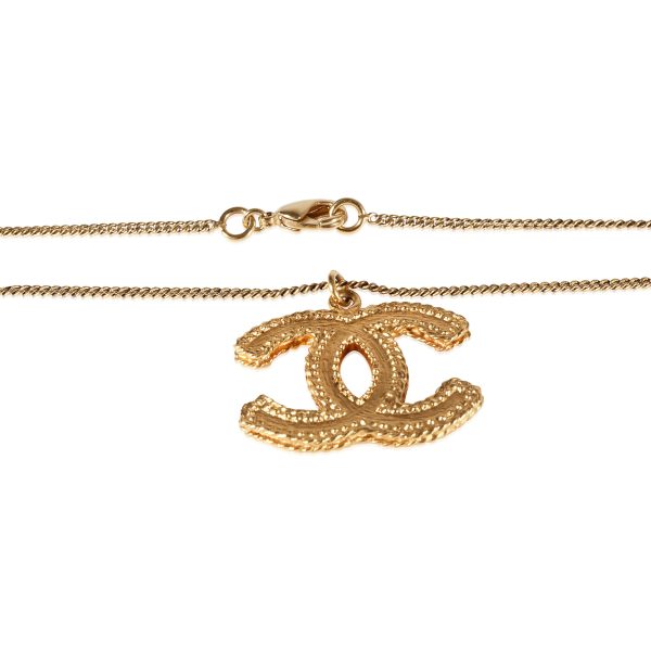 123074 sv Gold Tone Chanel CC Pendant On 24 Inch Chain