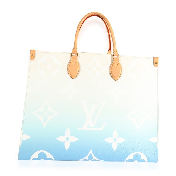 124063 pv Louis Vuitton Blue Monogram Giant By The Pool Onthego GM