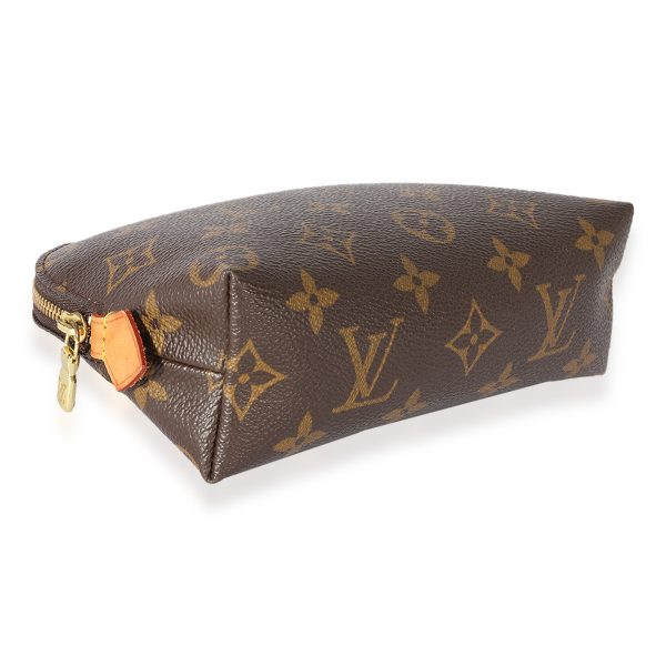 124504 clasp c809659a 6fb1 487a af47 6f8ef44b3996 Louis Vuitton Monogram Canvas Cosmetic Pouch