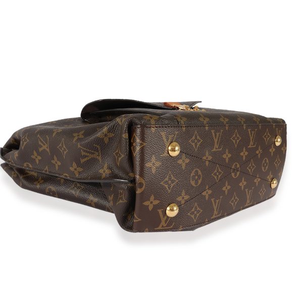 125135 clasp 8e71bc2b 2111 4920 b4bf 733e5ef5eac3 Louis Vuitton Monogram Canvas Metis Hobo