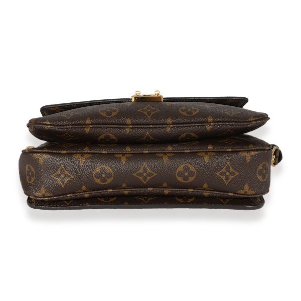 125184 clasp Monogram Canvas Pochette Métis