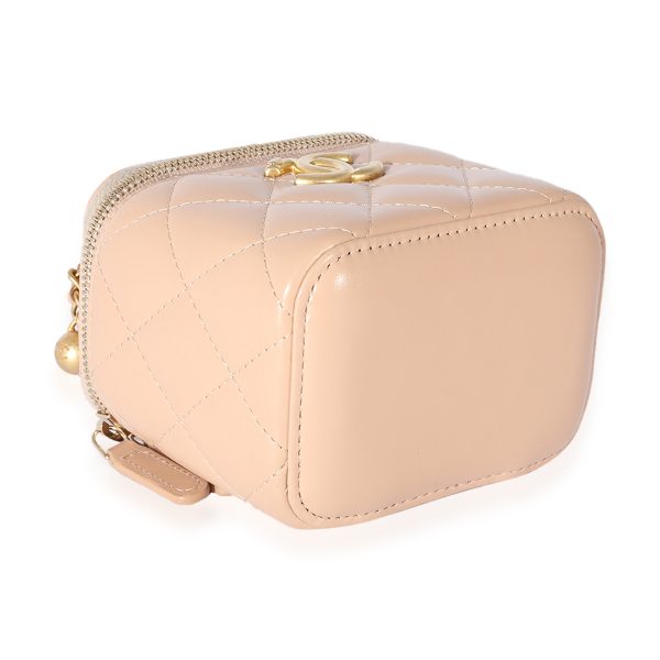 125578 clasp 562a9cc1 a198 4717 b8bf 224dc7fe611c Chanel Pink Quilted Lambskin Pearl Crush Mini Vanity Case