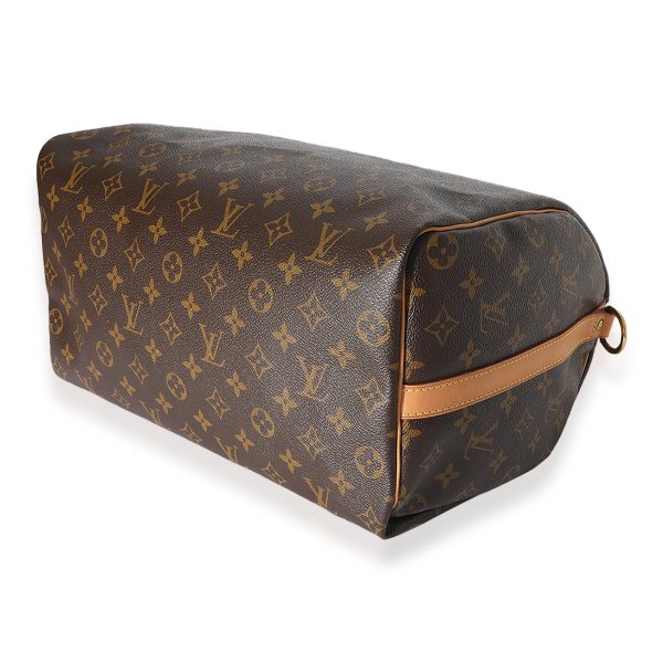 125610 clasp 09c8b57a e27f 4857 87d2 d99535c5c165 Louis Vuitton Monogram Canvas Speedy Bandoulière 35