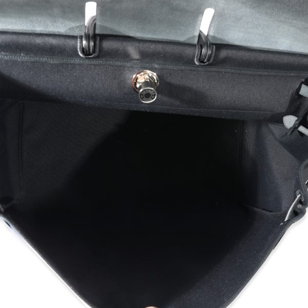 128113 ad1 25e94c46 71ec 400e a5a5 41744484c13e Hermès Black Military Toile Vache Hunter Zip Retourne Herbag Cabine Bag