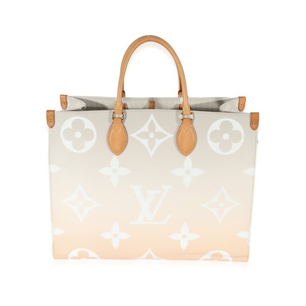 128366 pv a2f10b9a f5dc 49aa b7b0 244e3cad084f Louis Vuitton Canvas Monogram Giant By The Pool Onthego GM