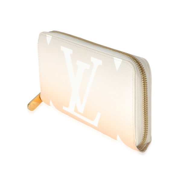 128368 sv 4df7c2ba 8f75 4ba6 9066 bcbf9f5a5b9d Louis Vuitton Canvas Monogram Giant By The Pool Zippy Wallet