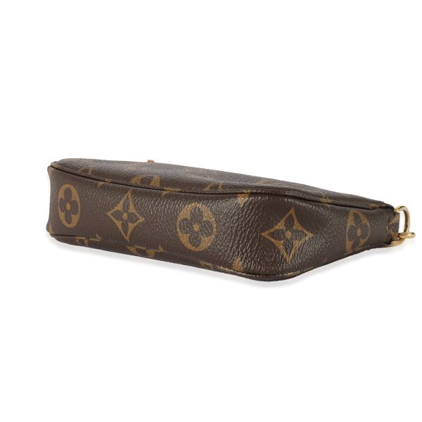 128575 clasp ed4004c8 d4bb 495b 81b9 2fe34d632dcf Louis Vuitton Monogram Canvas Mini Pochette