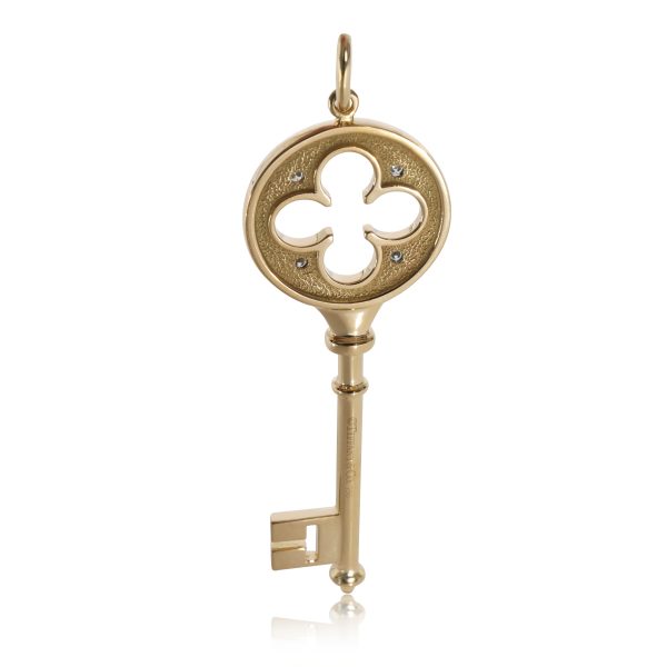 129216 bv 88ea38be 20bf 4f46 a0ae 556e93a62c24 Tiffany Co Clover Key Pendant in 18K Yellow Gold 004 CTW