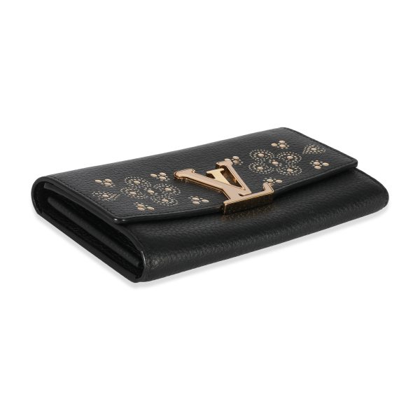 129224 clasp Louis Vuitton Black Leather Capucines Wallet