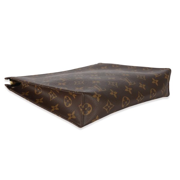 129275 clasp a35444e7 25ab 4171 9073 86996284936e Louis Vuitton Monogram Canvas Toiletry Pouch 26