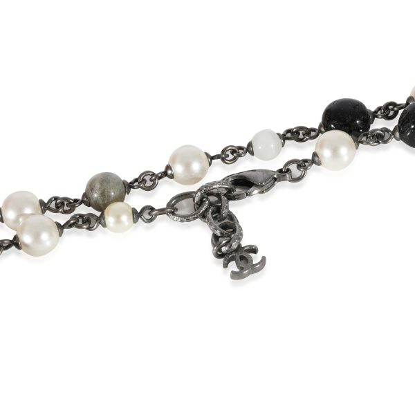 129427 clasp 01ae4a91 3ba8 43be b9fe 7df80f777538 Chanel 2015 Faux Pearl Grey Black Bead CC Ruthenium Necklace