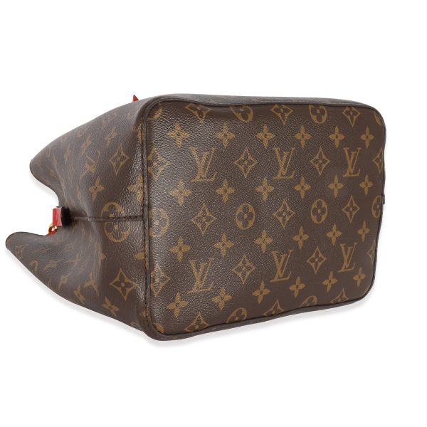 129711 clasp 1f227c03 6259 44ba a6d0 c7049b909346 Louis Vuitton Monogram Canvas Poppy NéoNoé