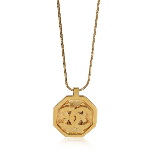 129965 fv Chanel Vintage Double CC Logo Octagon Pendant on Woven Chain Gold Plated