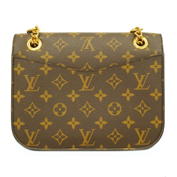 13 Louis Vuitton Shoulder Bag Monogram Passy