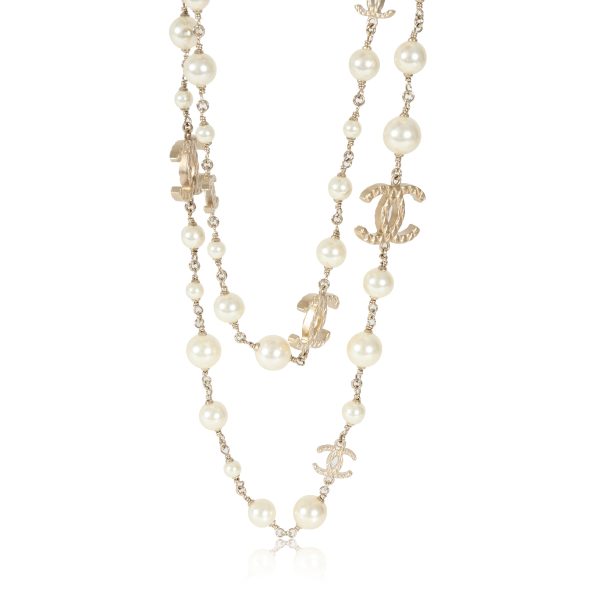 130138 fv 68c7b649 6085 4e79 9e25 534597c41b8f Chanel 2010 Pearl Station CC Gold Plated Necklace