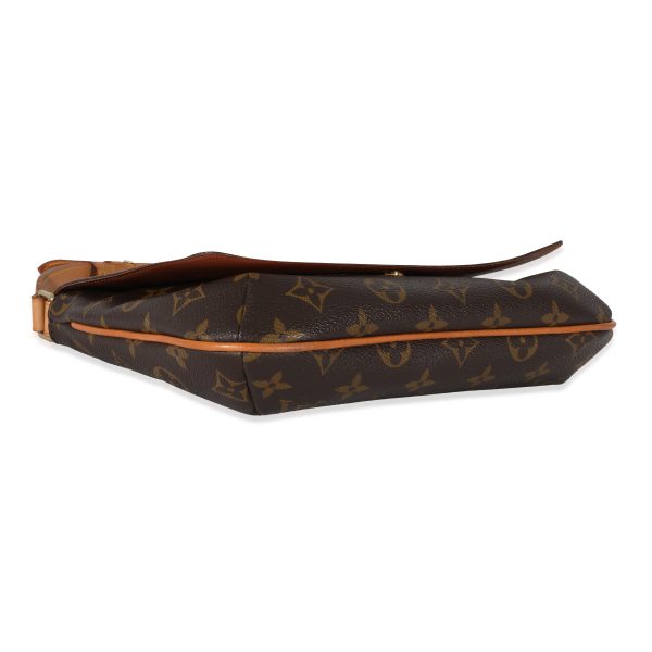 130174 clasp b0f09916 ccee 47e5 9d46 a3af3f0dc2bd Louis Vuitton Vintage Monogram Canvas Musette Tango