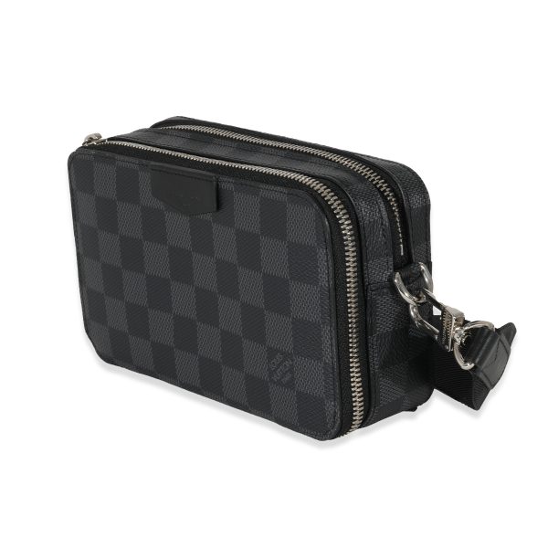 130303 sv 5b1b6f9c ff6c 4fa0 be2c a116b99768db Louis Vuitton Damier Graphite Canvas Alpha Wearable Wallet