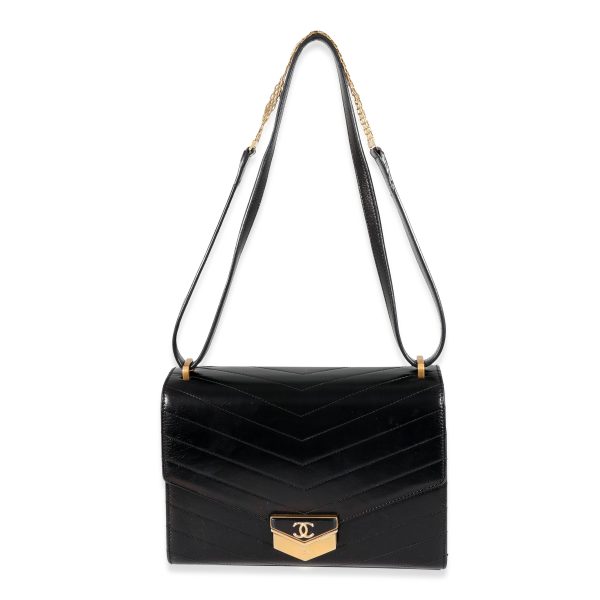 130506 fv 2f559d70 96c2 42b9 bd9a 3fc11a12497c Chanel Black Calfskin Chevron Medal Flap Bag