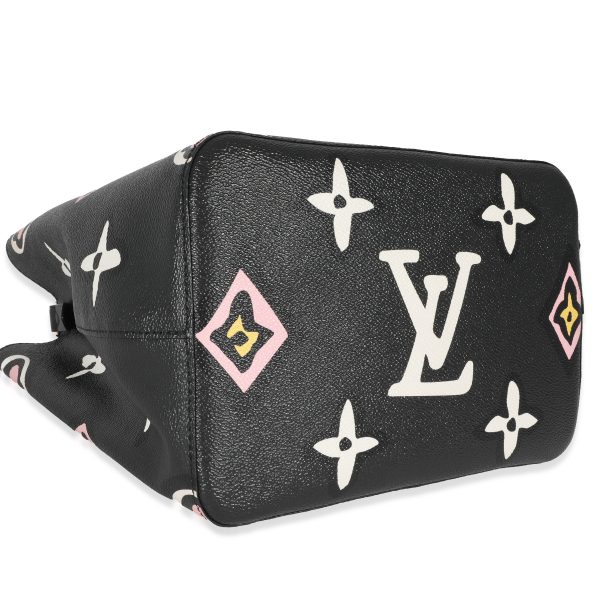 130804 clasp Louis Vuitton Black Giant Monogram Canvas Wild At Heart NeoNoe MM